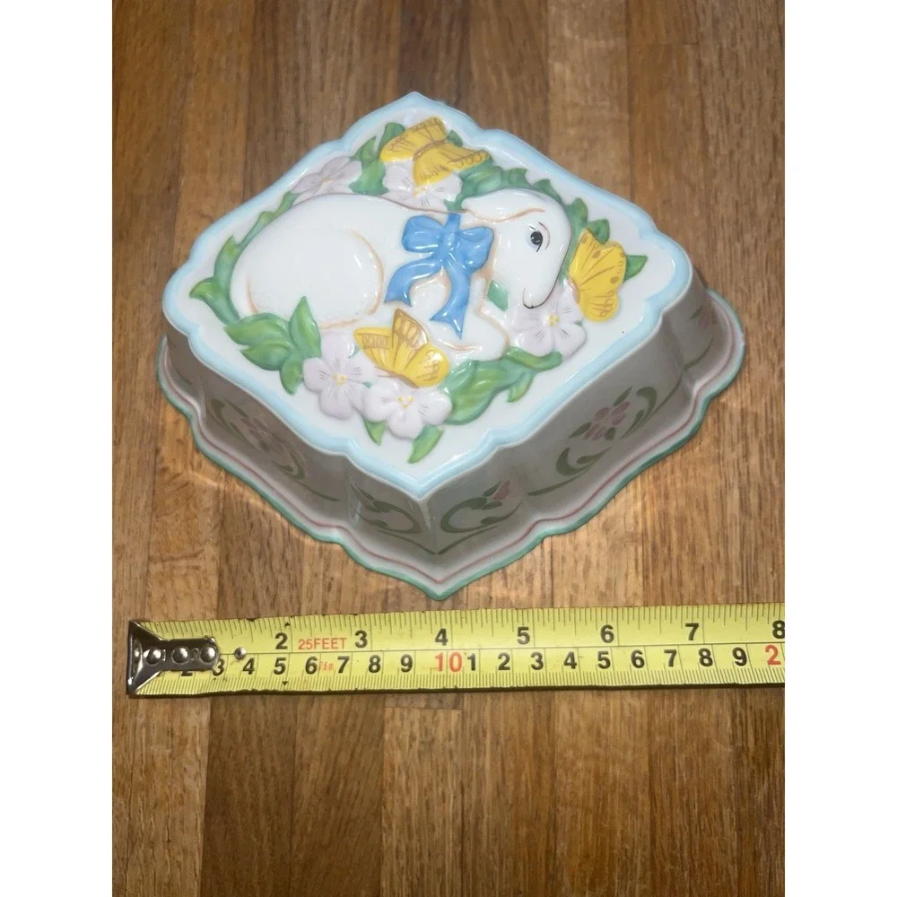 1986 Le Cordon Bleu Porcelain Jello Mold‎ Franklin Mint Lamb / Sheep Butterflies